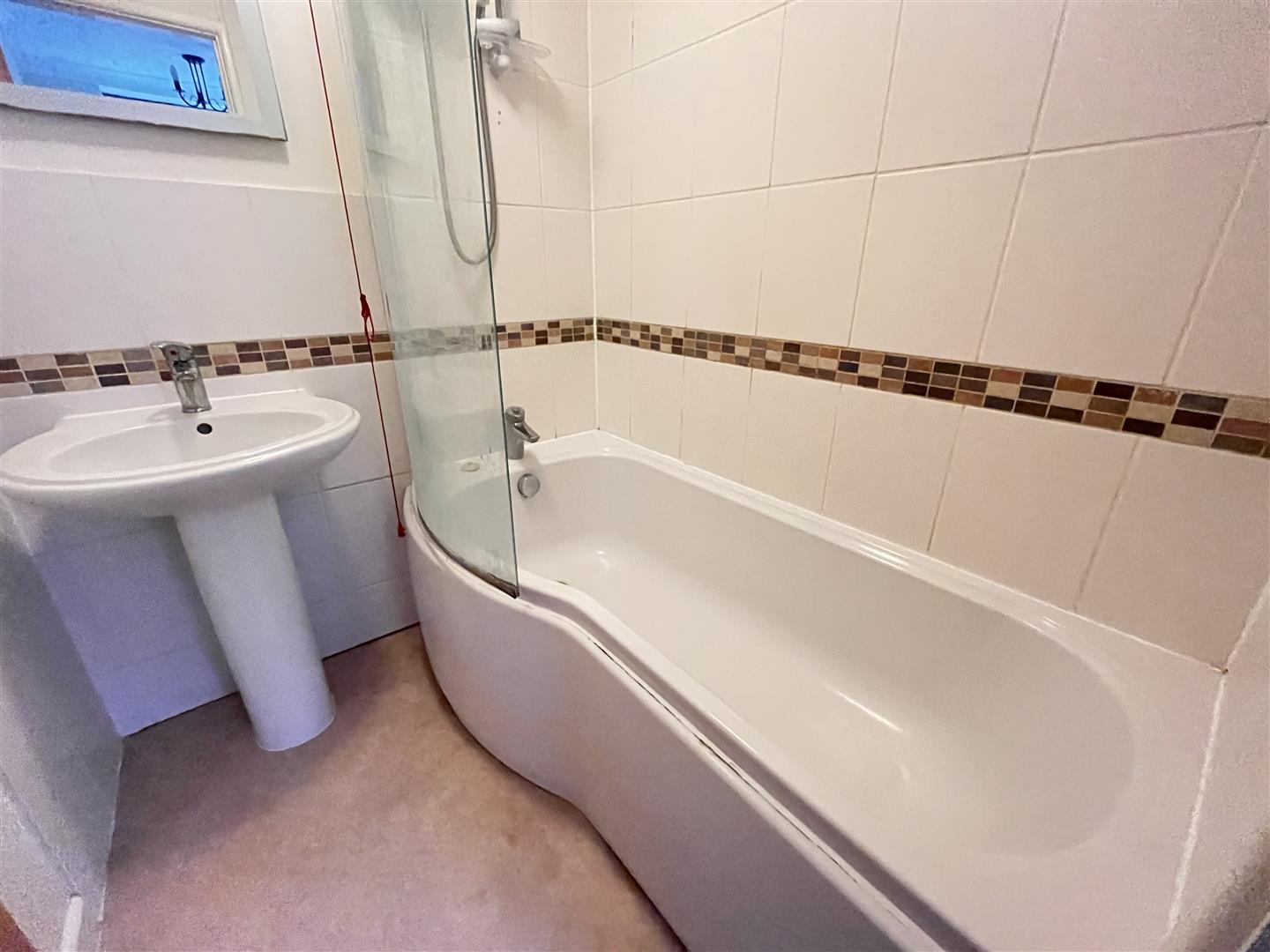 Tunstall property photo